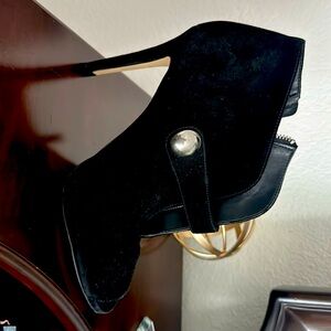 Michael Kors Open toe booties